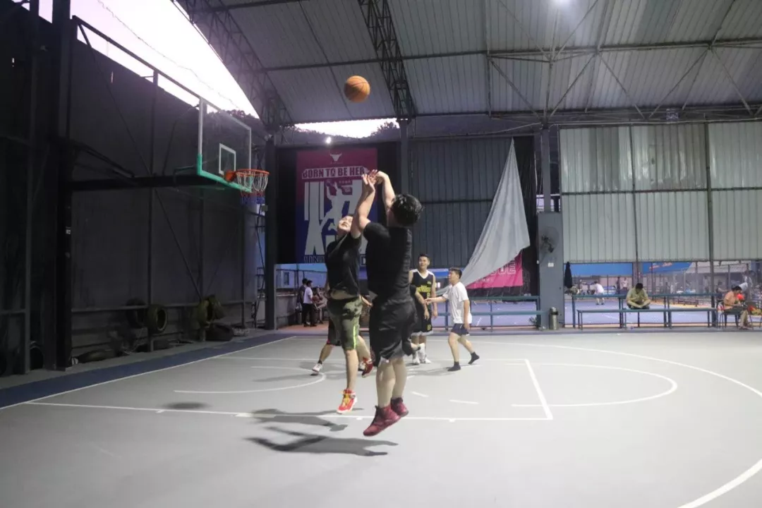 挑战地心引力，引爆篮球魅力