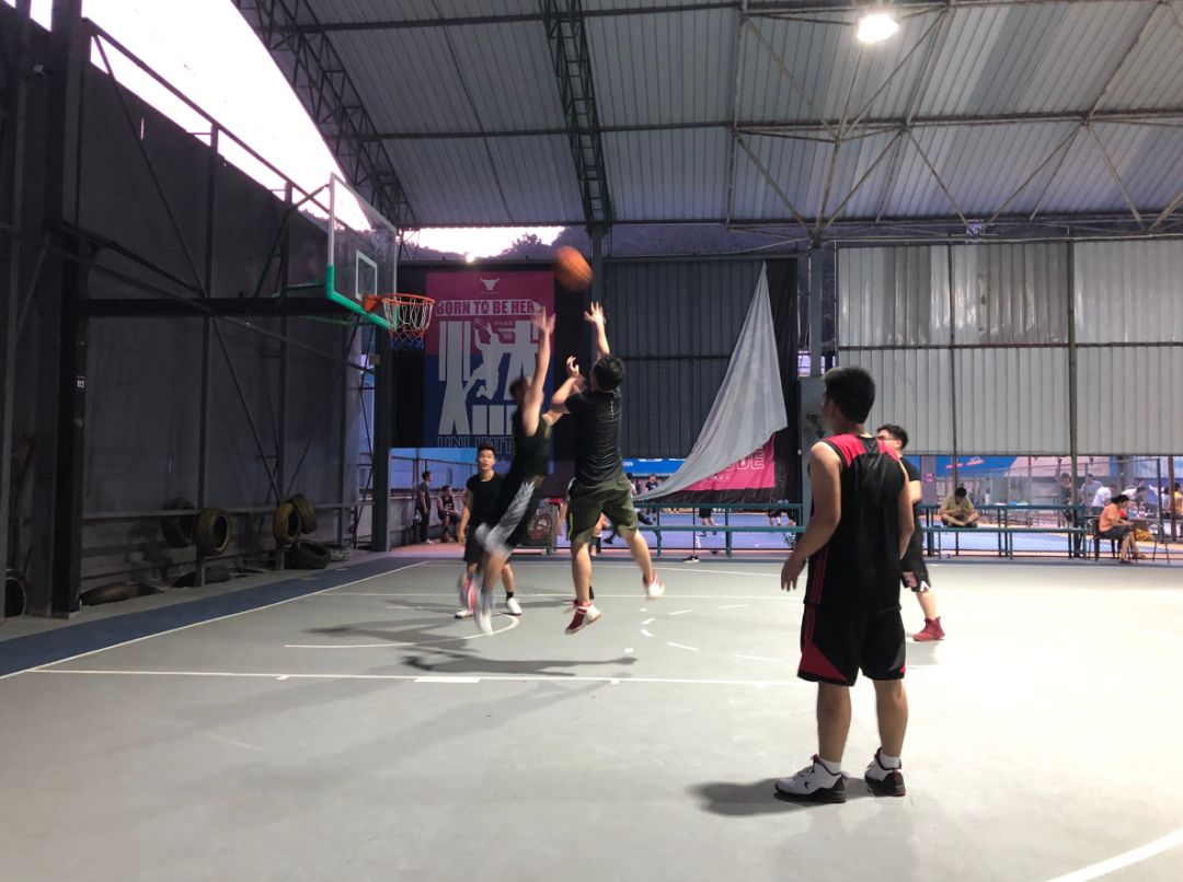 挑战地心引力，引爆篮球魅力