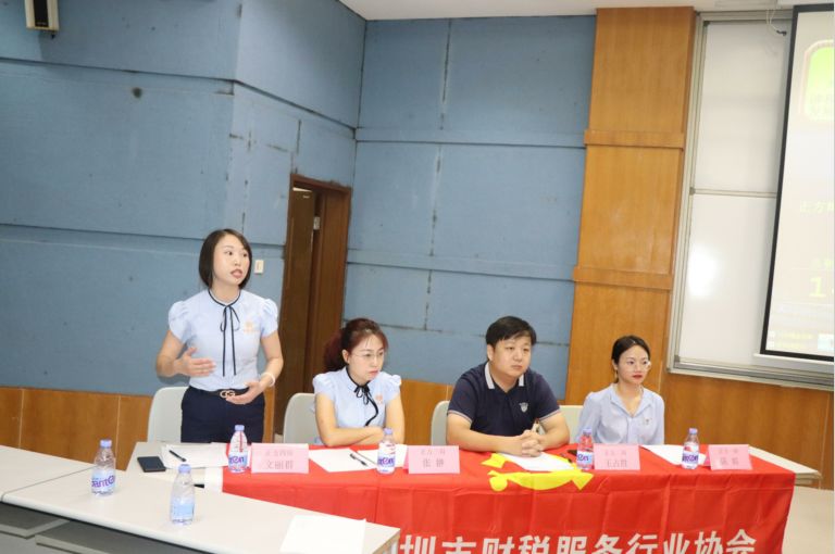 唇枪舌剑，百辩为王