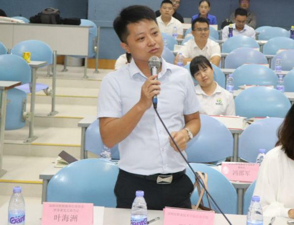 唇枪舌剑，百辩为王