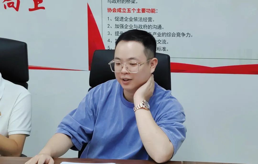 协会动态 | 协会开展庆“八一”退役军人座谈茶话会