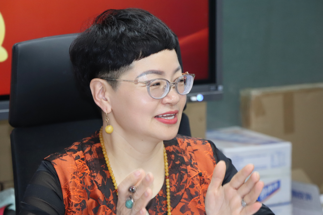 党建引领妇建·巾帼建功新时代 —— 协会举办妇女节茶话会花束DIY活动