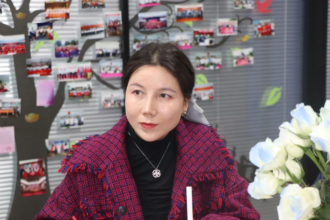 党建引领妇建·巾帼建功新时代 —— 协会举办妇女节茶话会花束DIY活动