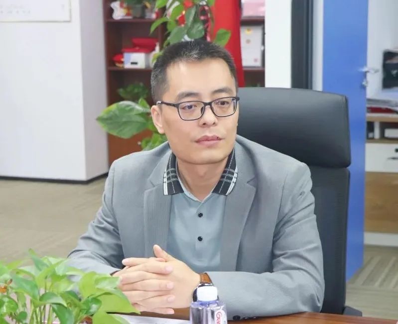 深圳市财税服务行业协会与年会总冠名单位广东博纳德控股集团有限公司举行签约仪式