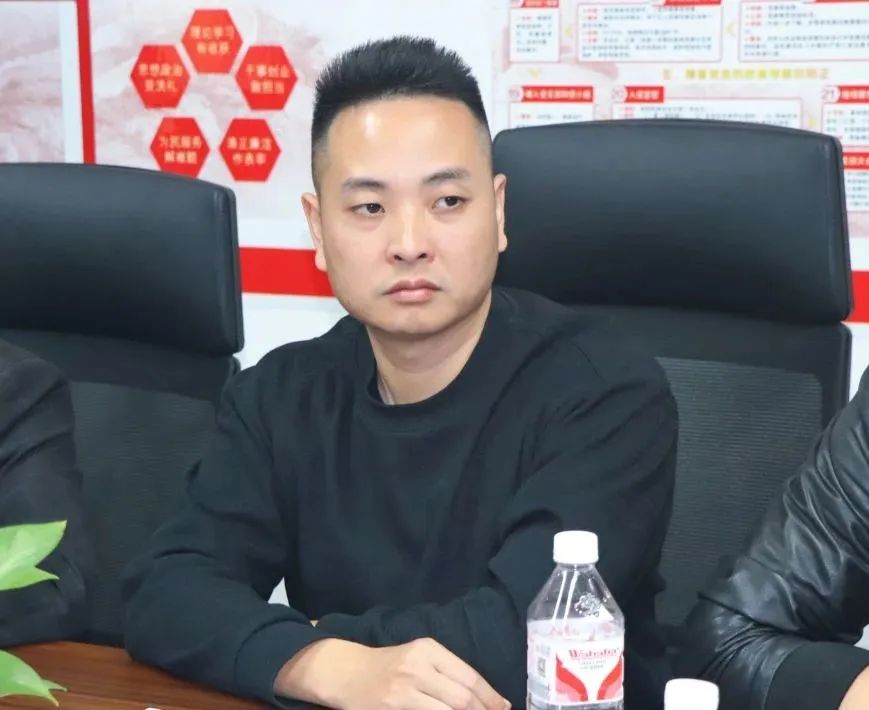 深圳市财税服务行业协会与年会总冠名单位广东博纳德控股集团有限公司举行签约仪式