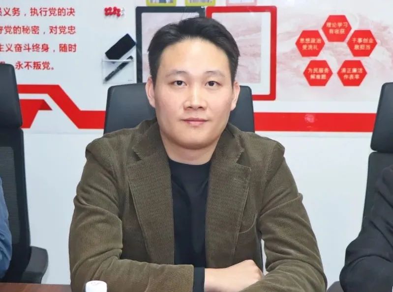 深圳市财税服务行业协会与年会总冠名单位广东博纳德控股集团有限公司举行签约仪式