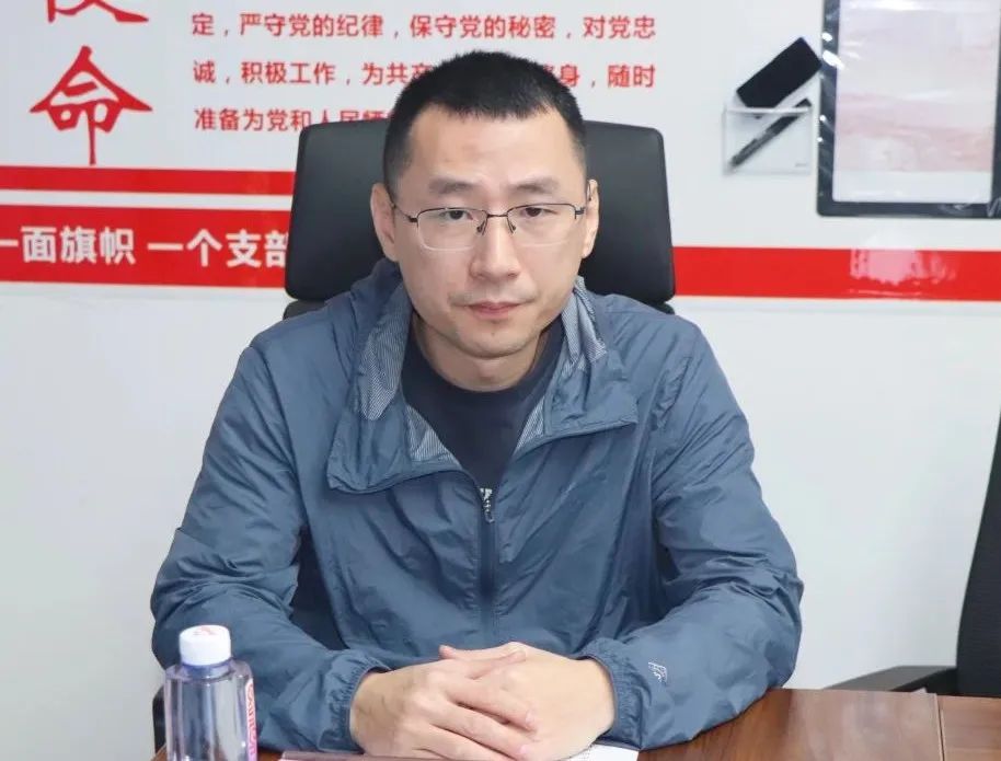 深圳市财税服务行业协会与年会总冠名单位广东博纳德控股集团有限公司举行签约仪式