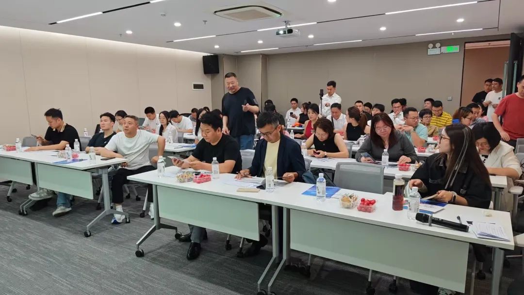 协会活动｜龙华联络会培训赋能——资源整合共享 凝聚行业力量