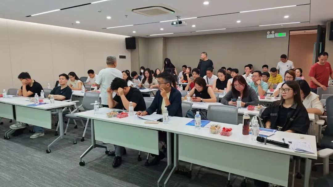 协会活动｜龙华联络会培训赋能——资源整合共享 凝聚行业力量