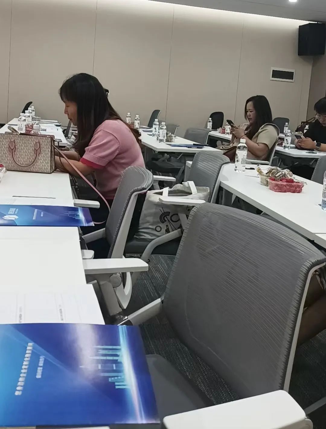 协会活动｜龙华联络会培训赋能——资源整合共享 凝聚行业力量