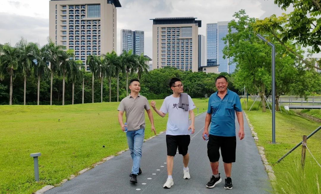 协会活动 | 湖光叠翠绘心迹，步履同行聚真情——记协会西丽湖绿道徒步之旅