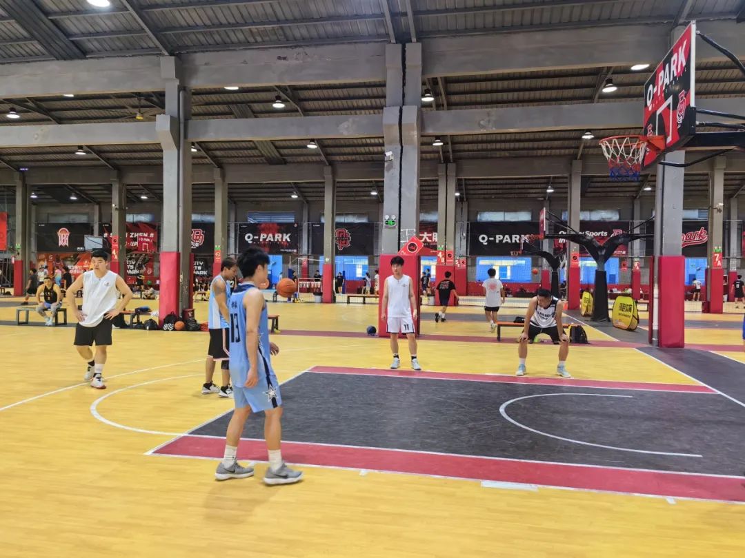 协会活动 | 燃情篮场，以球会友！深圳市财税服务行业协会篮球队VS春天体育队交流赛圆满落幕！