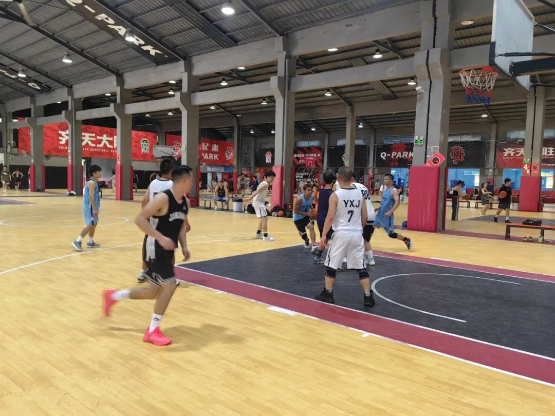 协会活动 | 燃情篮场，以球会友！深圳市财税服务行业协会篮球队VS春天体育队交流赛圆满落幕！