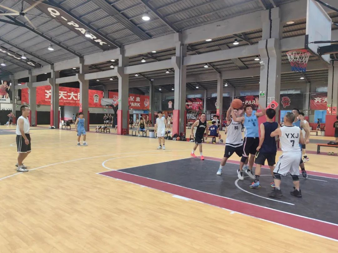 协会活动 | 燃情篮场，以球会友！深圳市财税服务行业协会篮球队VS春天体育队交流赛圆满落幕！