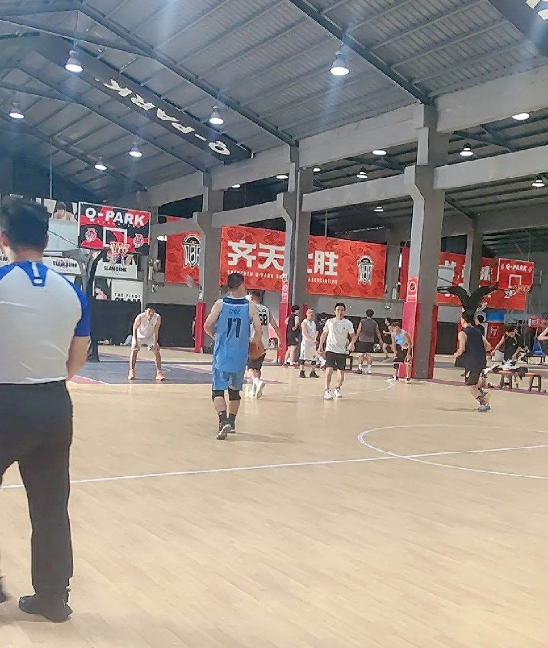 协会活动 | 燃情篮场，以球会友！深圳市财税服务行业协会篮球队VS春天体育队交流赛圆满落幕！