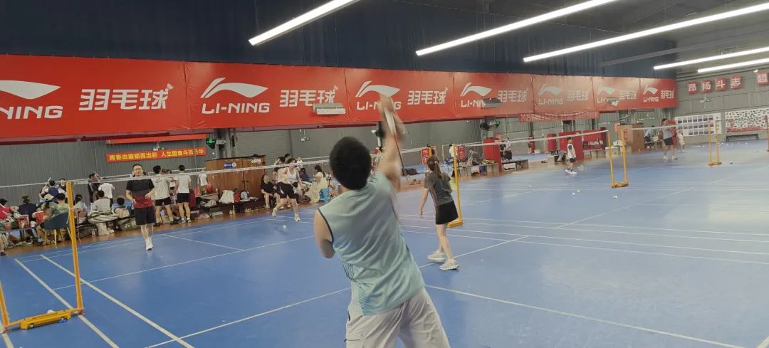 协会活动|深圳市财税服务行业协会宝安联络会羽毛球活动圆满落幕！