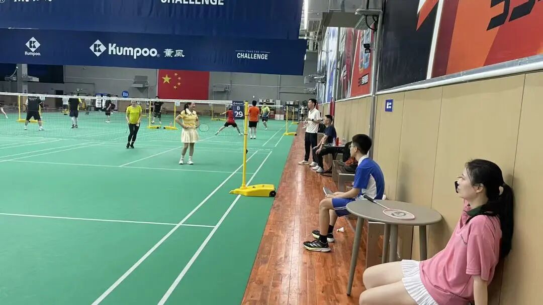 协会动态｜以球会友，聚力龙岗,龙岗联络会羽毛球活动