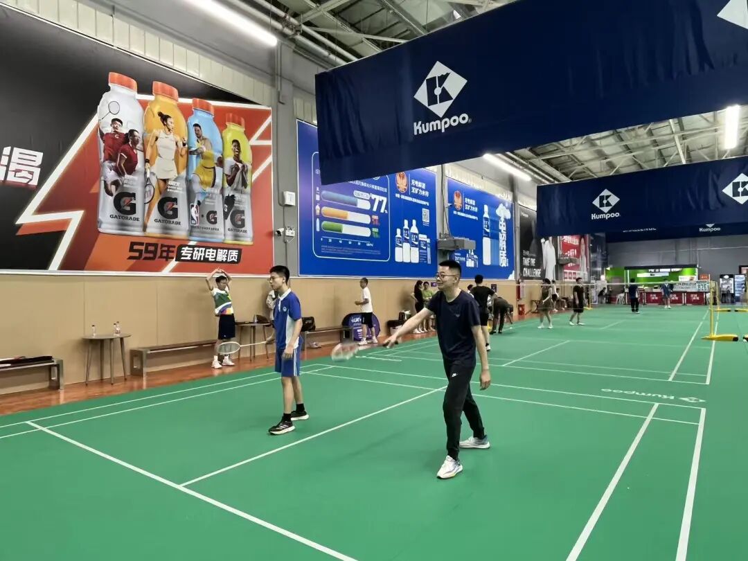 协会动态｜以球会友，聚力龙岗,龙岗联络会羽毛球活动