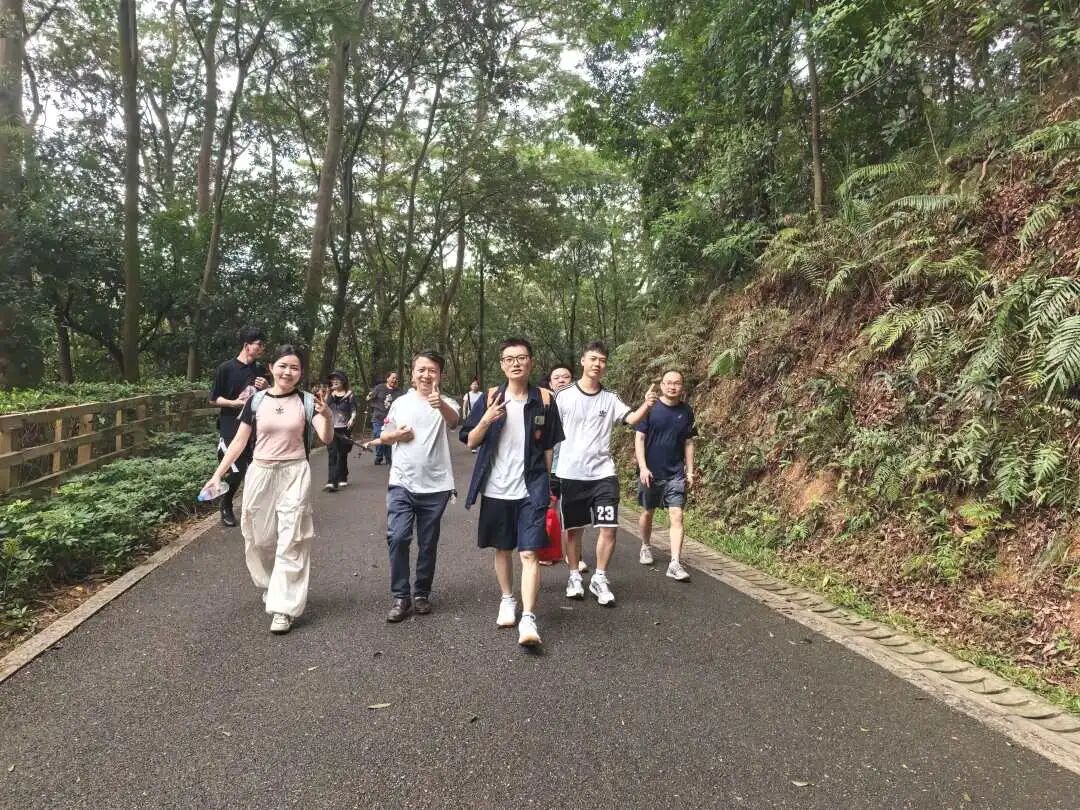 协会动态 | 财税攀登者·共赴阳台之巅;龙华联络会登高挑战赛