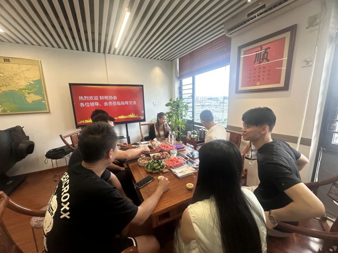 协会动态|实地走访拓资源，携手同行共发展——龙华联络会企业参访交流活动