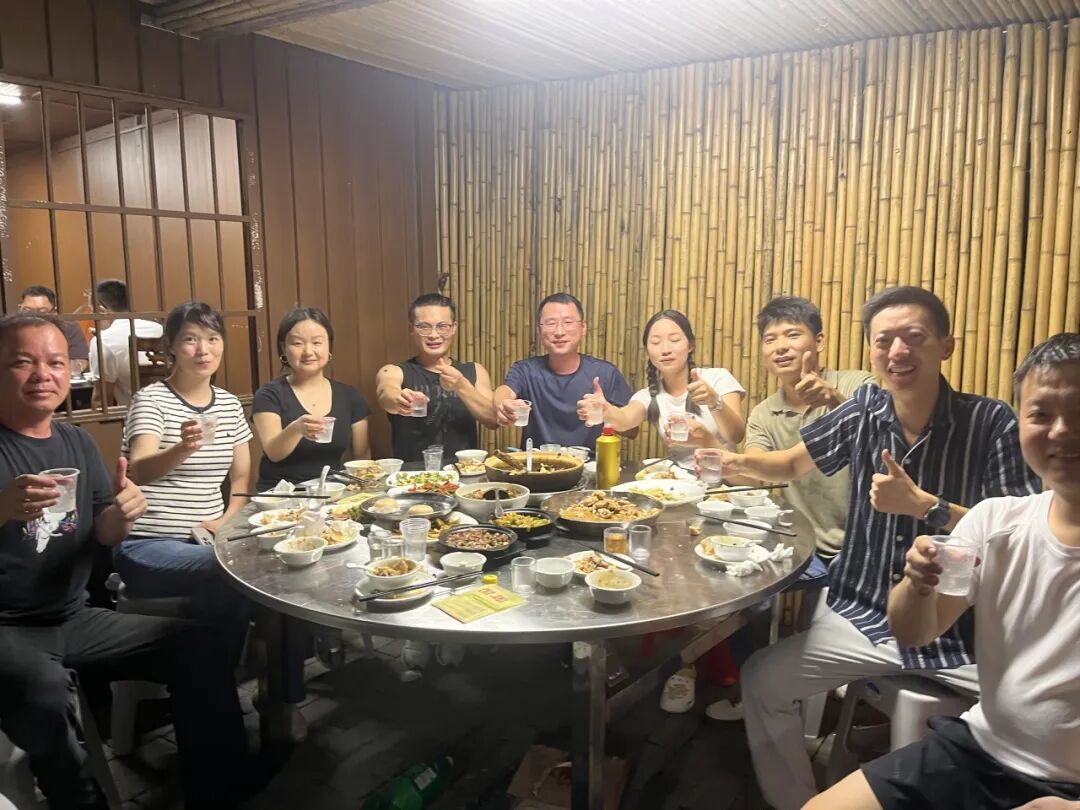 协会活动｜以球会友，聚力鹏龙——鹏龙分会羽毛球、掼蛋交流活动
